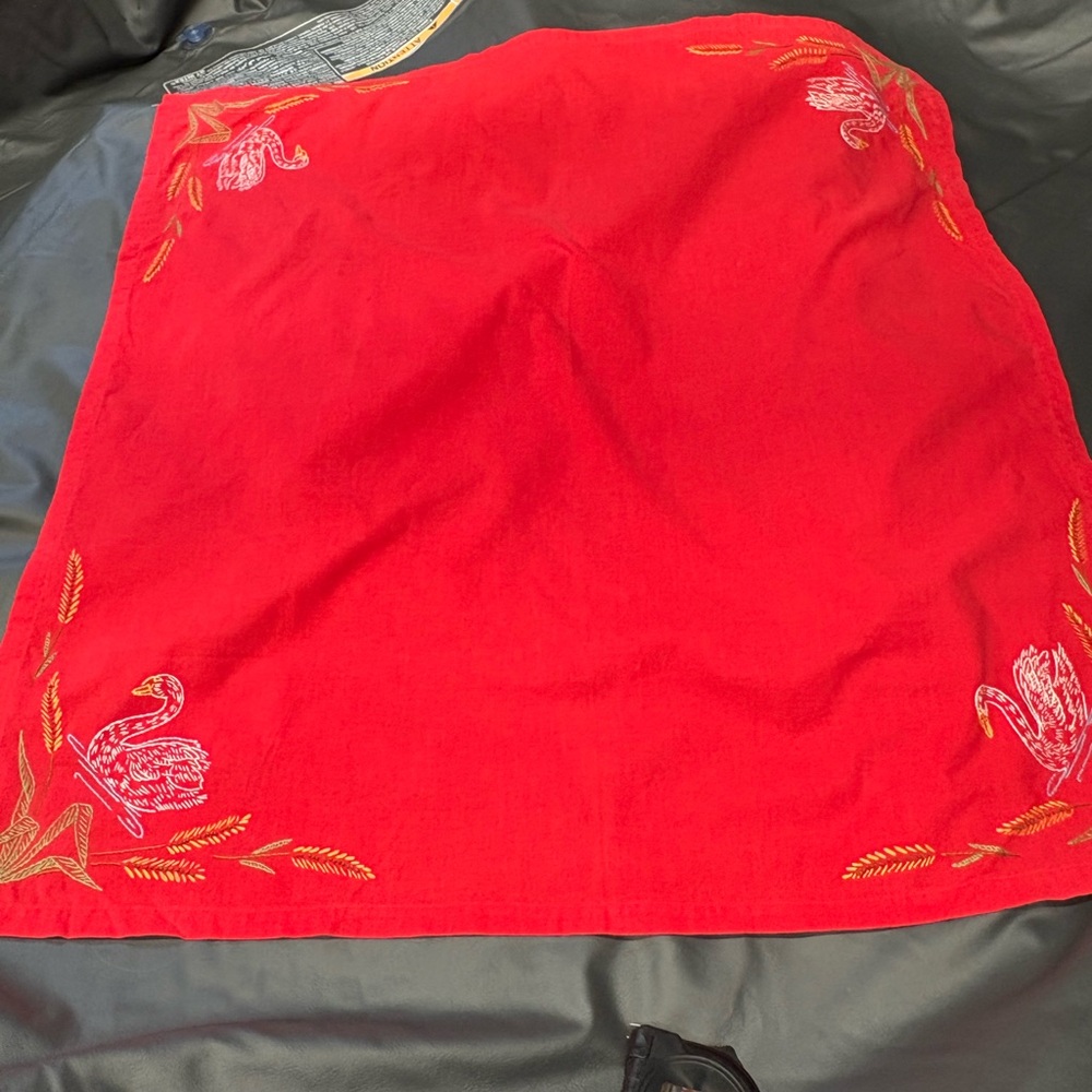 Luxurious Red Swan Embroidered Table Cover